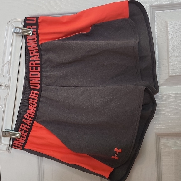 Womens Under Armour Loose Shorts 